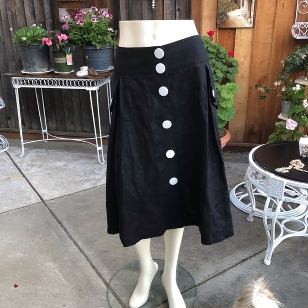 Black Linen skirt with white buttons on front. MIDI A Shape - Picture 3 of 6